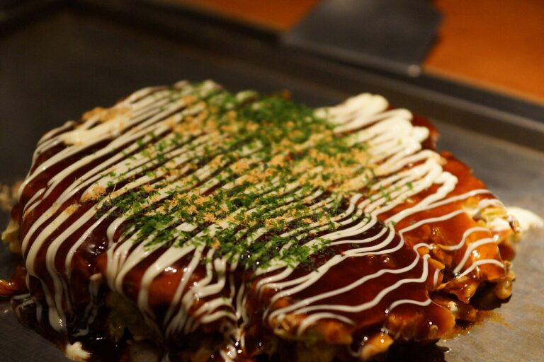 히로시마 미식 엄선 총정리 (오코노미야키·굴·츠케멘·모미지 만쥬) 웨이팅 없이 밤 늦게 — 1,000엔 1인